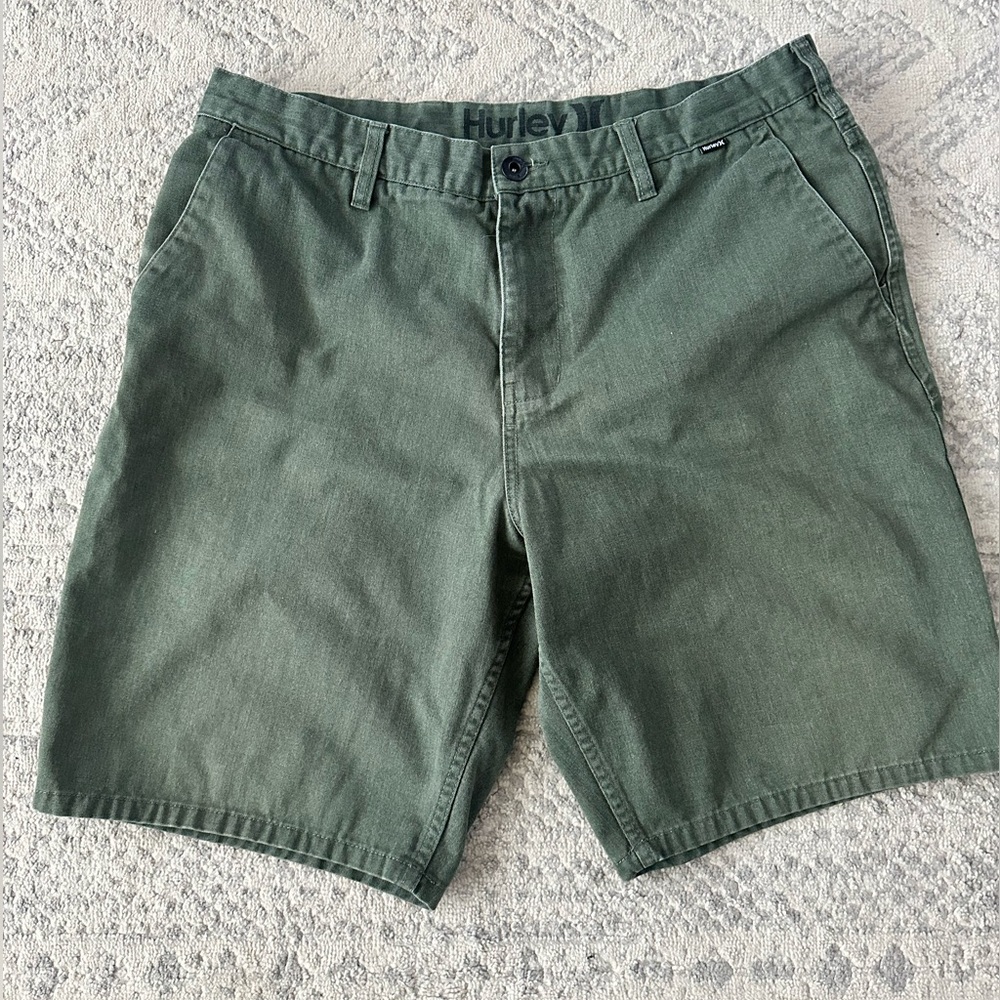 Hurley Green Flat Front Shorts Casual Style